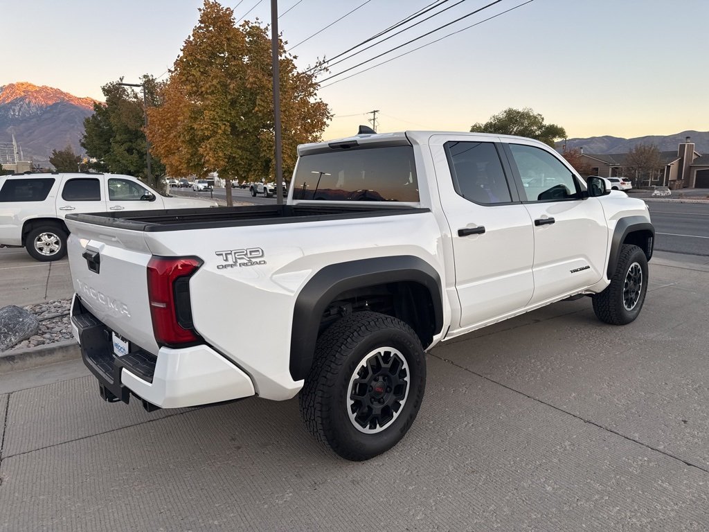 2024 Toyota Tacoma TRD Off-Road photo 3