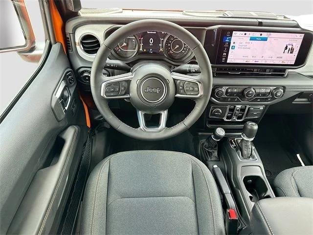 2025 Jeep Wrangler 4-Door Sahara - Photo 15