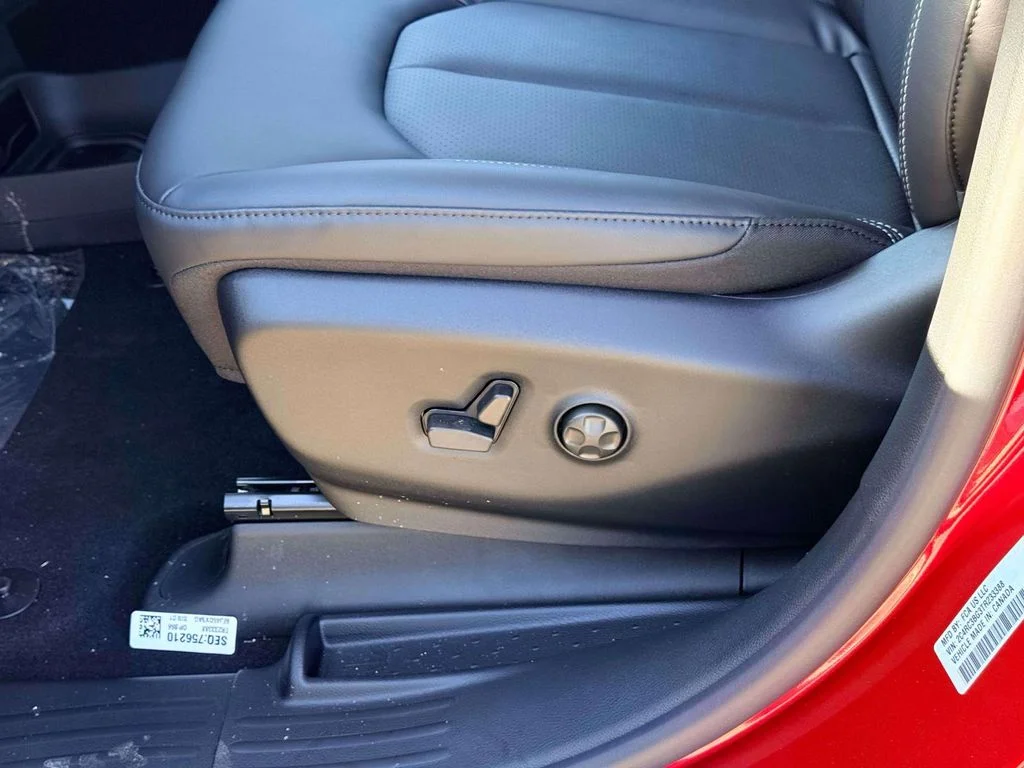 2026 Chrysler Pacifica Select - Photo 12