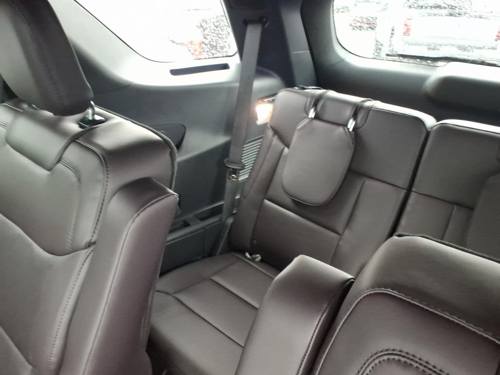 New 2026 Star White Metallic Tri-Coat Ford Platinum™ image 11