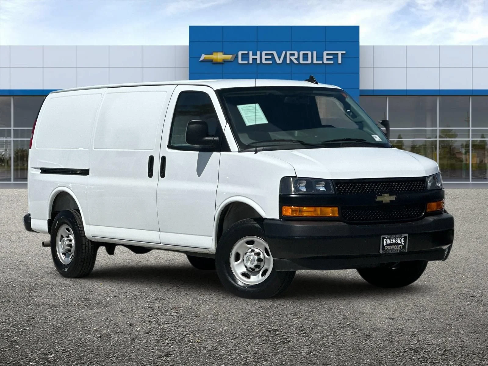 Used 2025 Summit White Chevrolet WT image 2