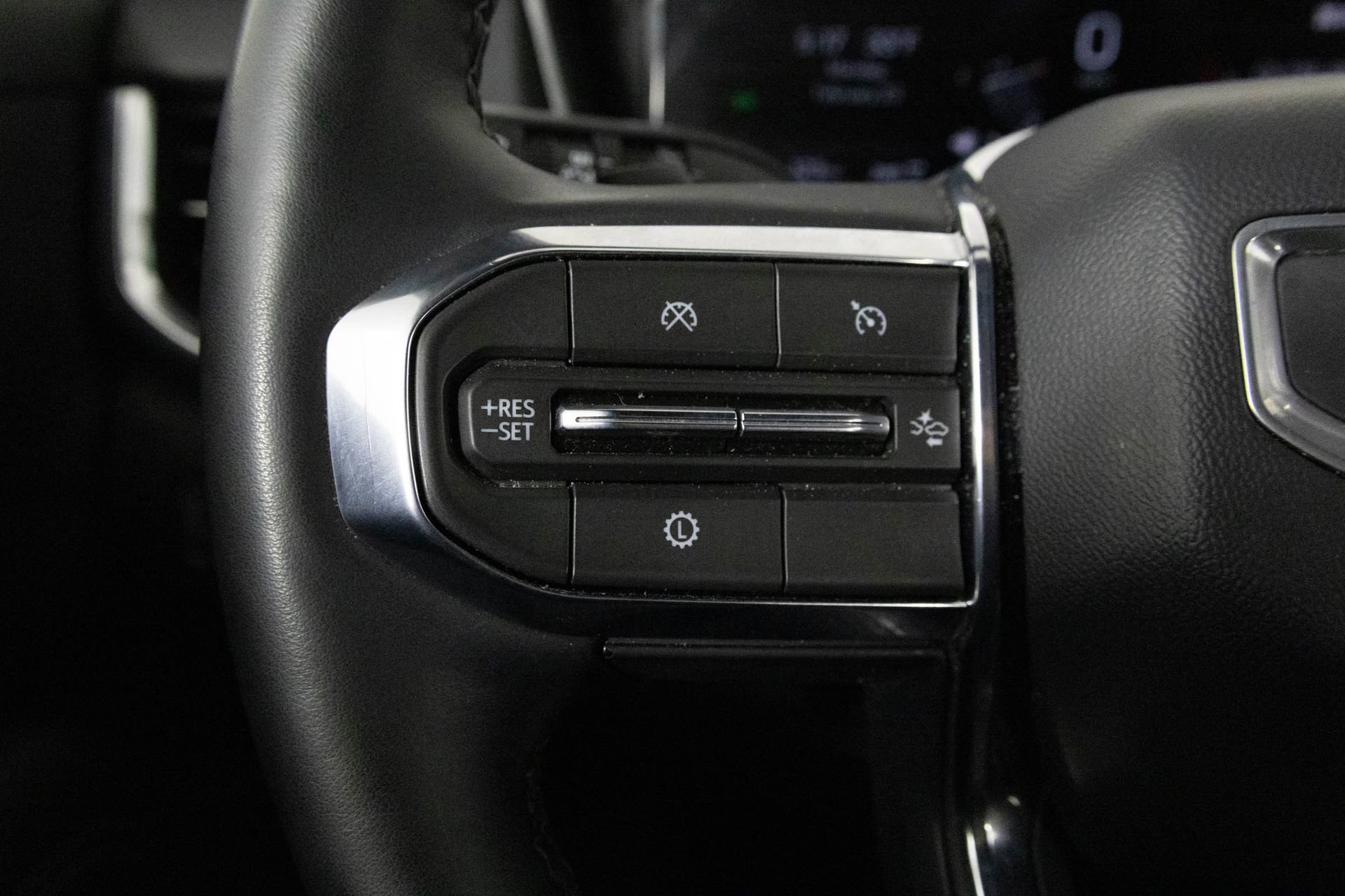 2025 GMC TERRAIN - Image 26