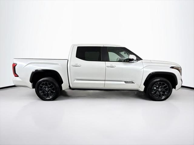 Certified Used 2025 WIND CHILL PEARL Toyota  image 11