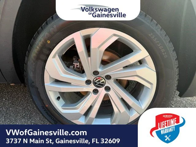 Used 2023 Pure White Volkswagen 3.6L V6 SE w/Technology image 28
