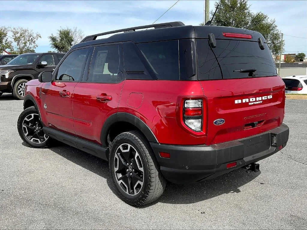 Used 2021 Red Ford Outer Banks image 3