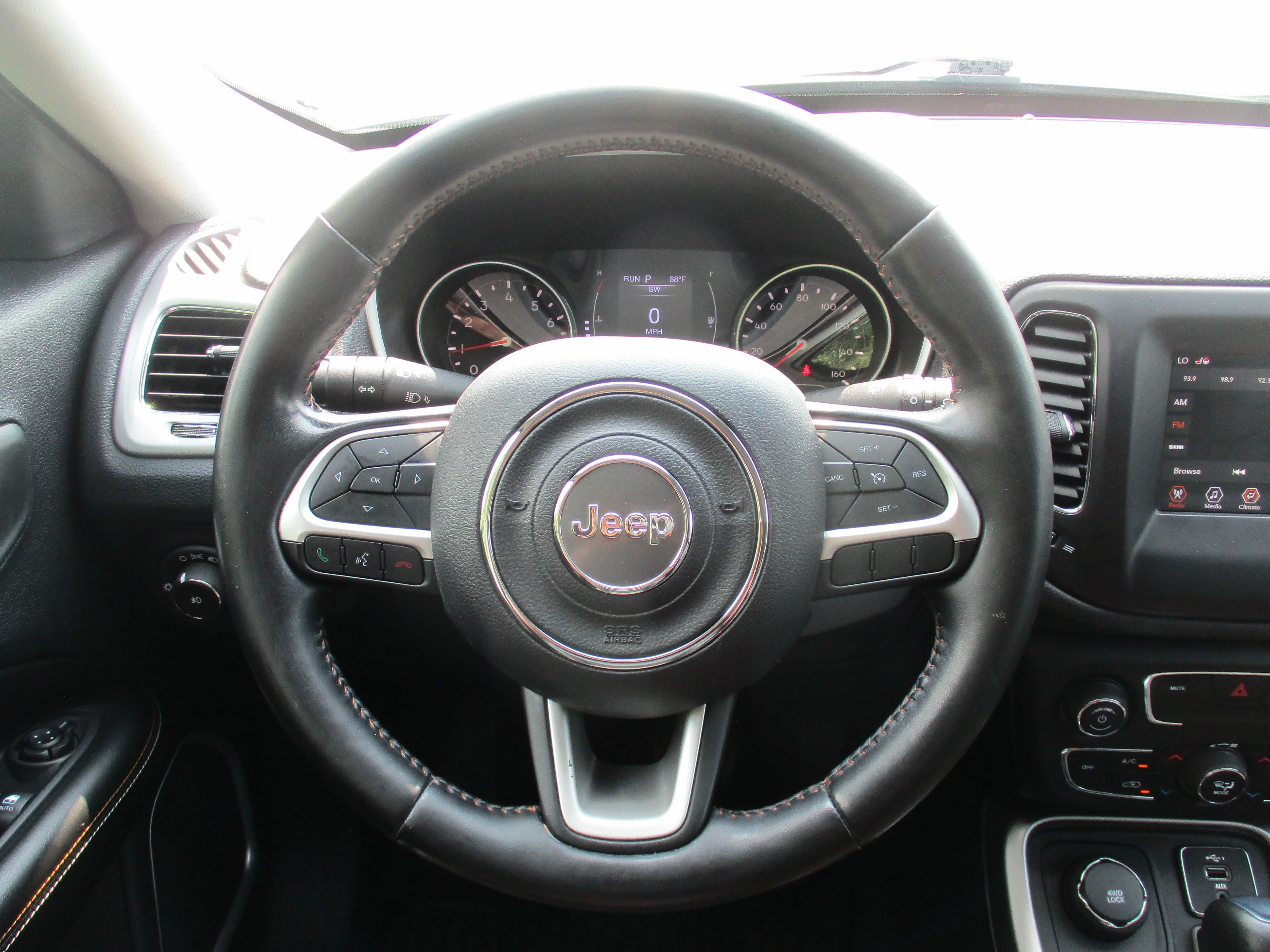 Used 2020 White Clearcoat Jeep Latitude image 9