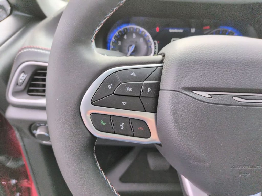 Used 2027 Red Chrysler Select image 21