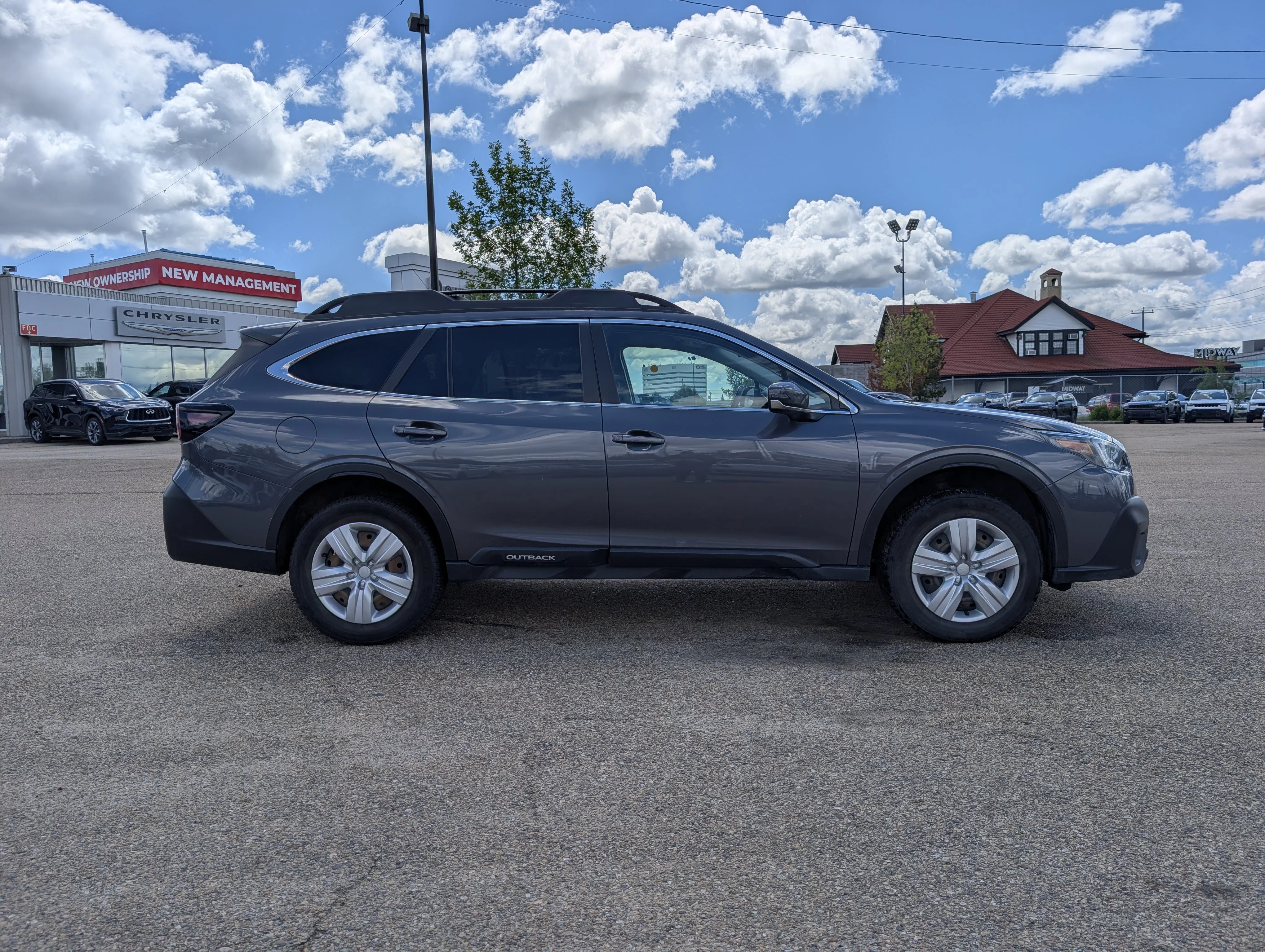 Used 2022 Crystal White Pearl Subaru Convenience image 8