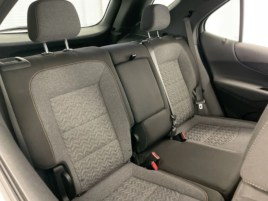Used 2024 Summit White Chevrolet LT image 26
