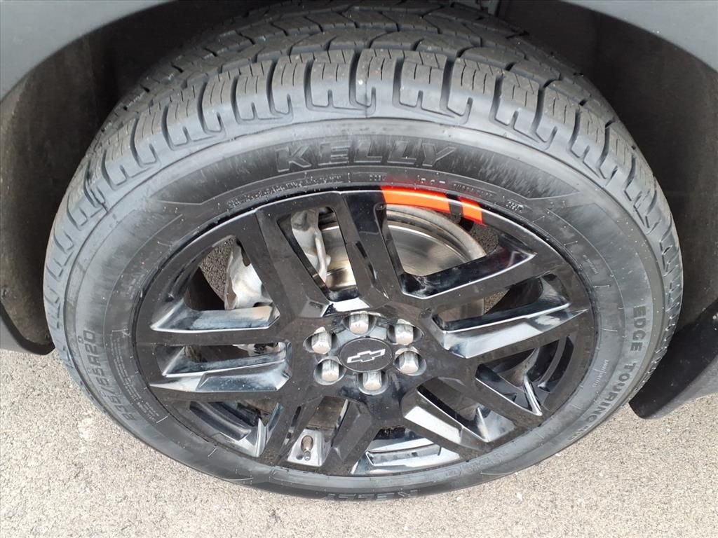 Used 2024 Sterling Gray Metallic Chevrolet LT image 18