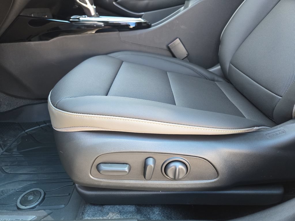 2026 Chevrolet Trax Activ - Photo 13