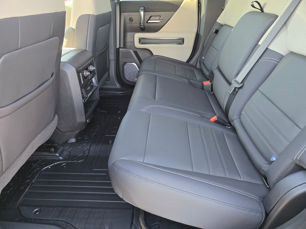 2026 GMC HUMMER EV 2X - Photo 8