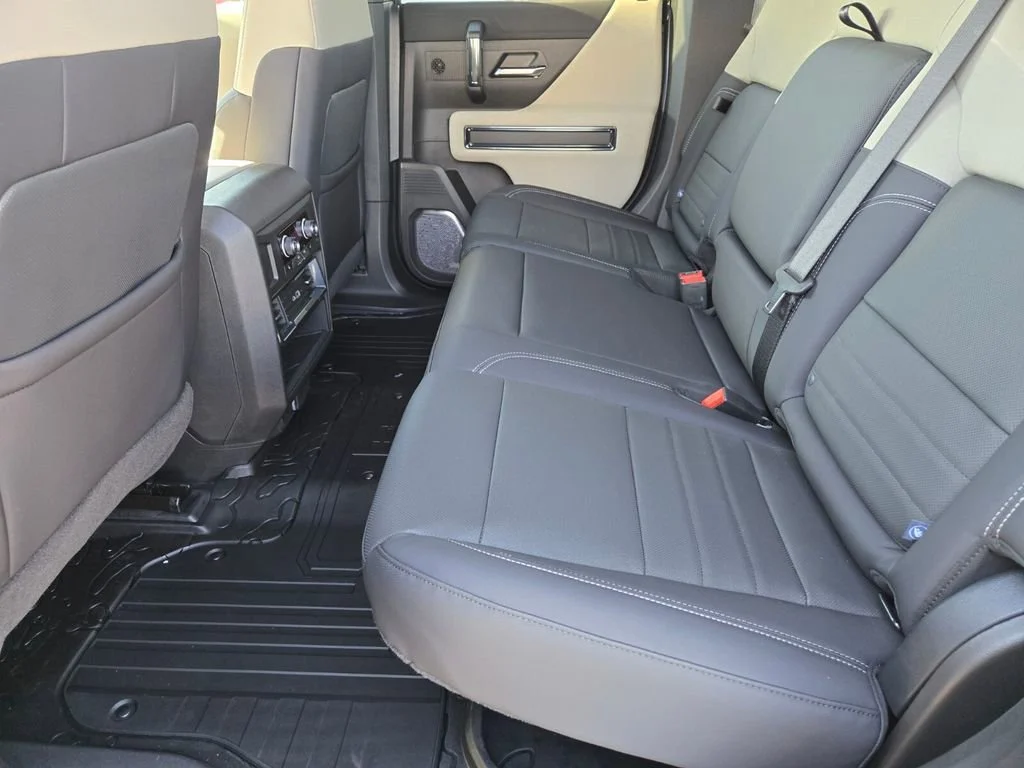 2026 GMC HUMMER EV 2X - Photo 8