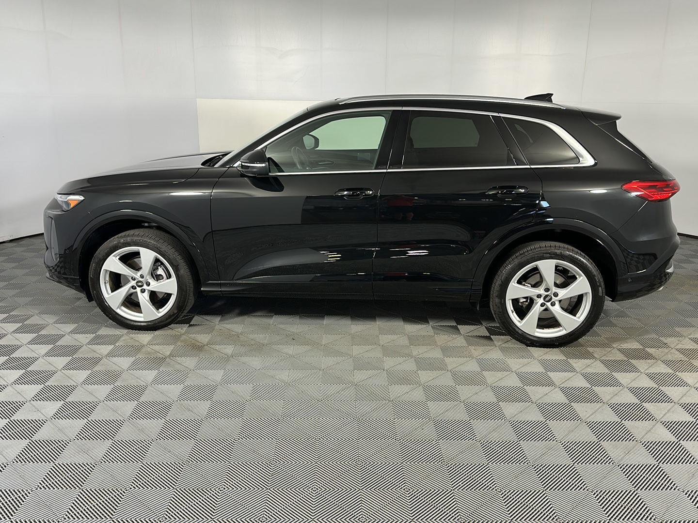 Used 2025 Mythos Black Metallic Audi Premium Plus image 13