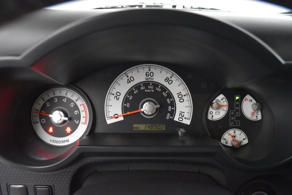 Used 2014  Toyota Base image 10