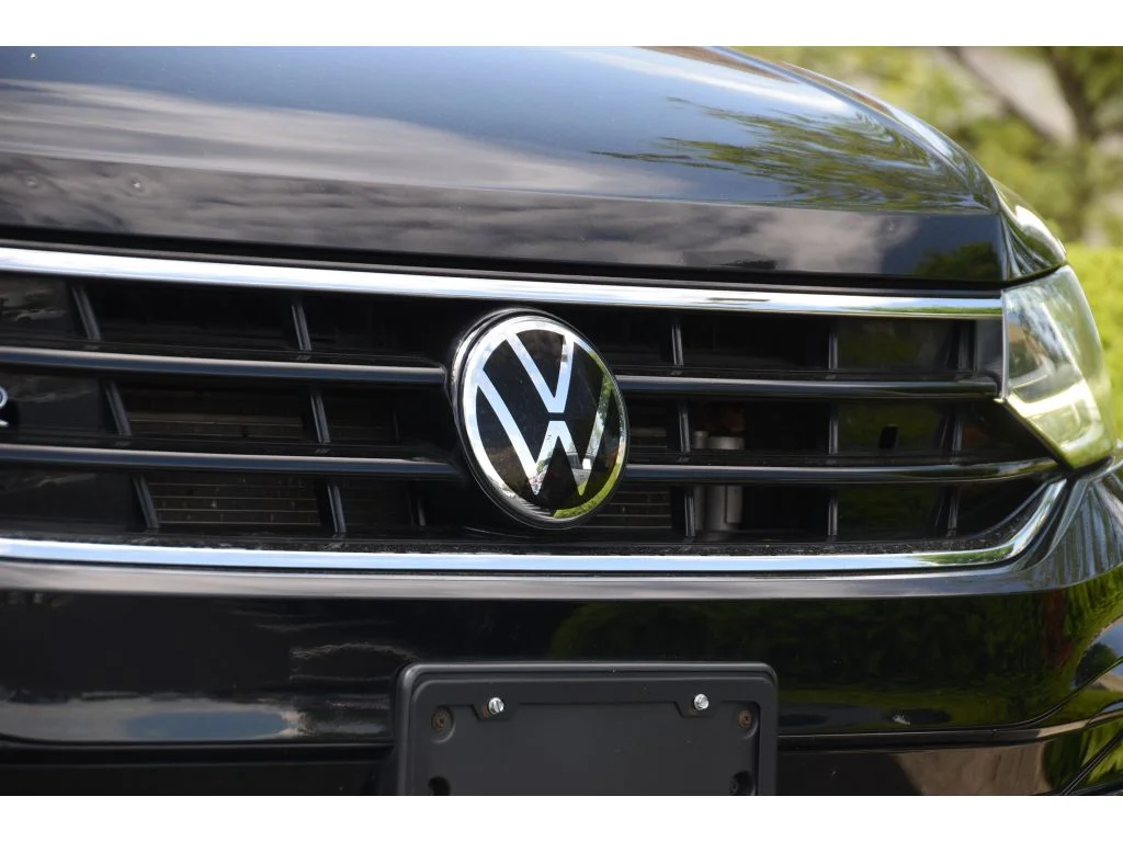 Used 2022 Deep Black Pearl Volkswagen SE R-Line Black image 9