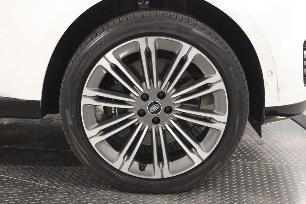 Certified Used 2023 White Land Rover SE image 18