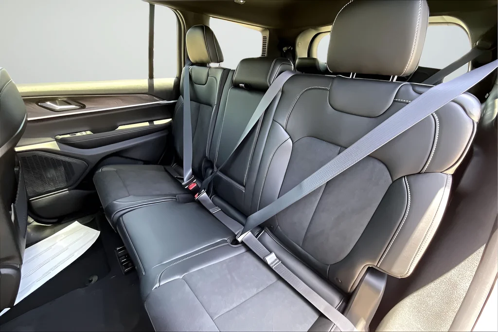 New 2026 Bright White Clearcoat Jeep Altitude image 21