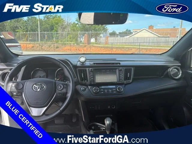 Used 2018 White Toyota SE image 12