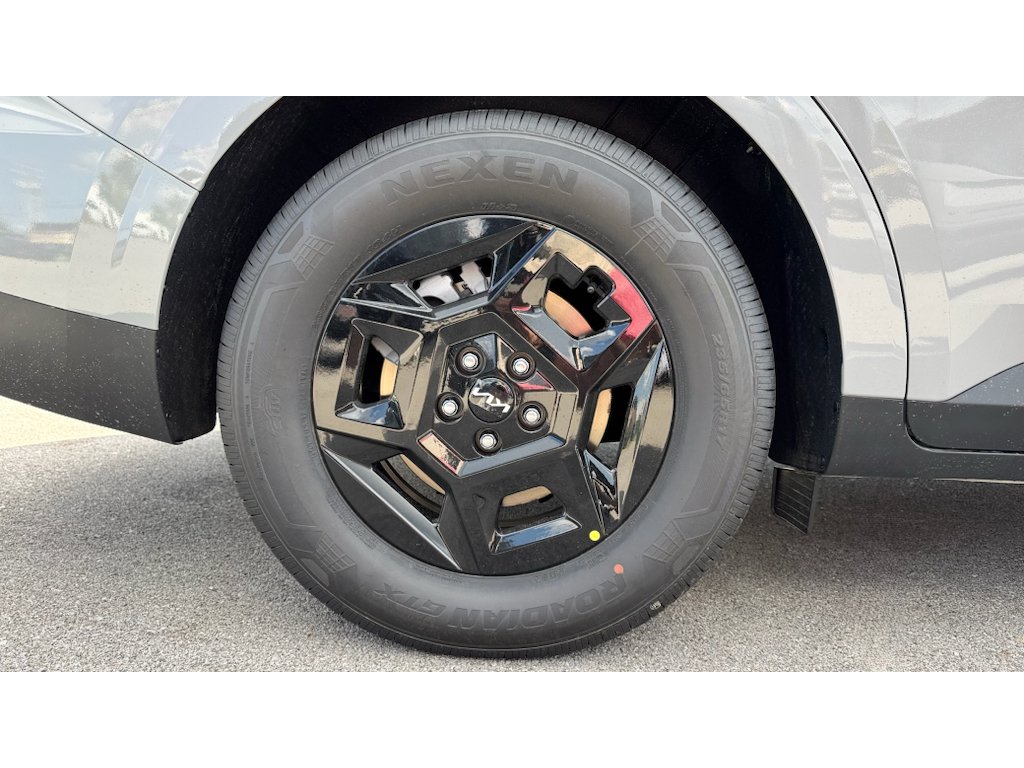 New 2027 Ceramic Silver Kia LXS image 29