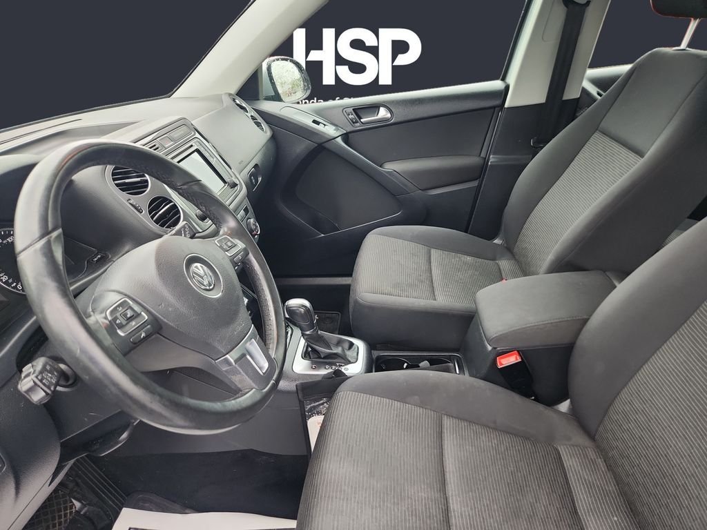 Used 2017 Reflex Silver Metallic Volkswagen 2.0T image 9