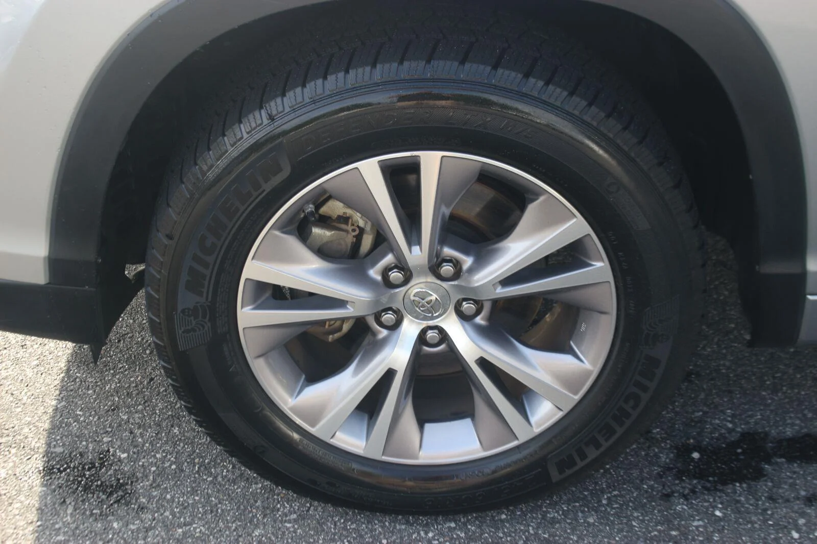 Used 2015  Toyota XLE image 39