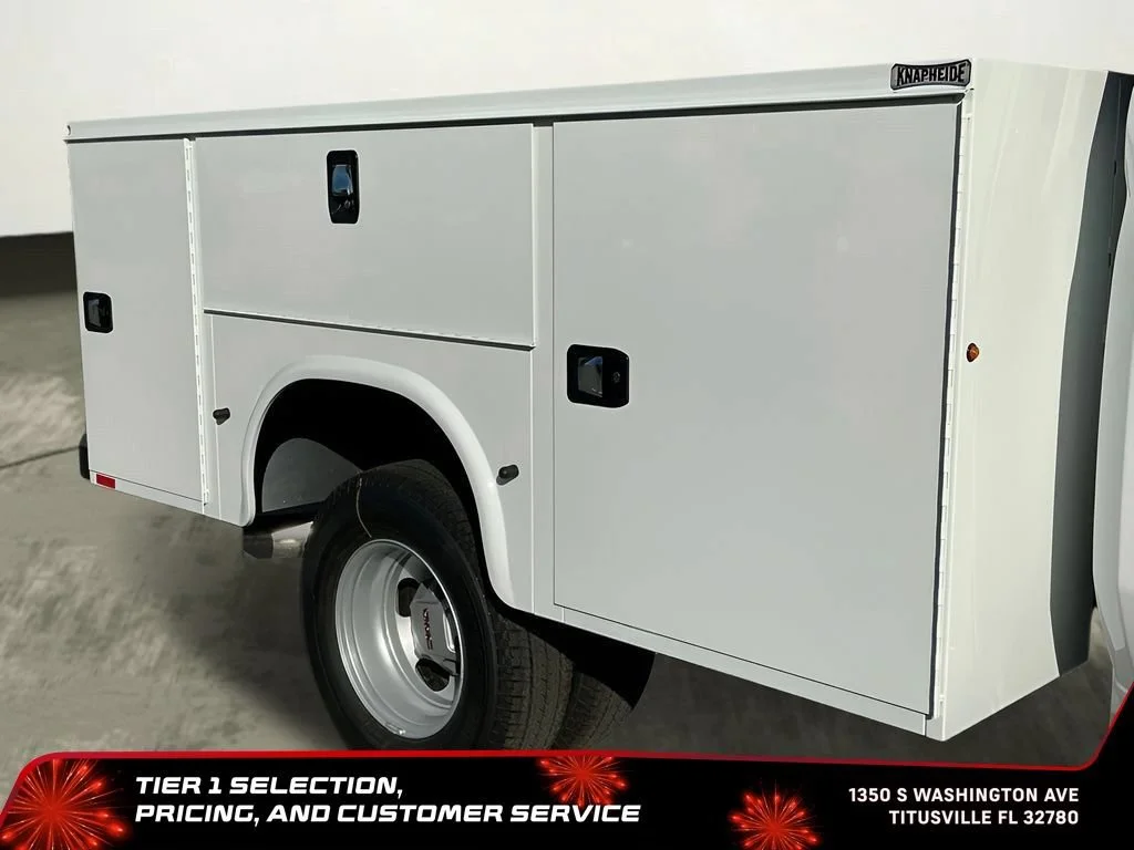 New 2026 Summit White GMC Pro image 5