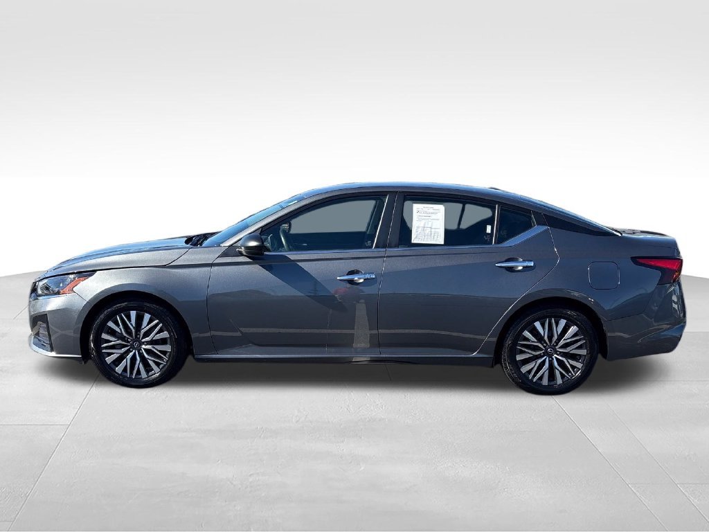 Used 2024 Gray Nissan 2.5 SV image 2