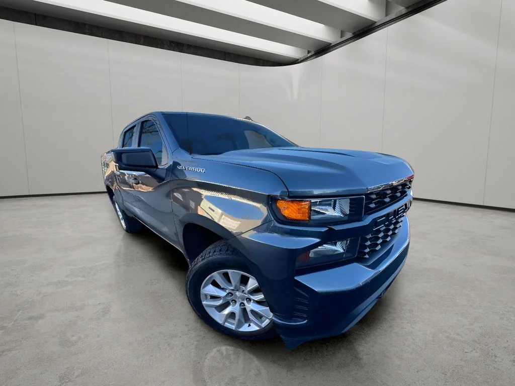 Used 2020 Shadow Gray Metallic Chevrolet Custom image 13