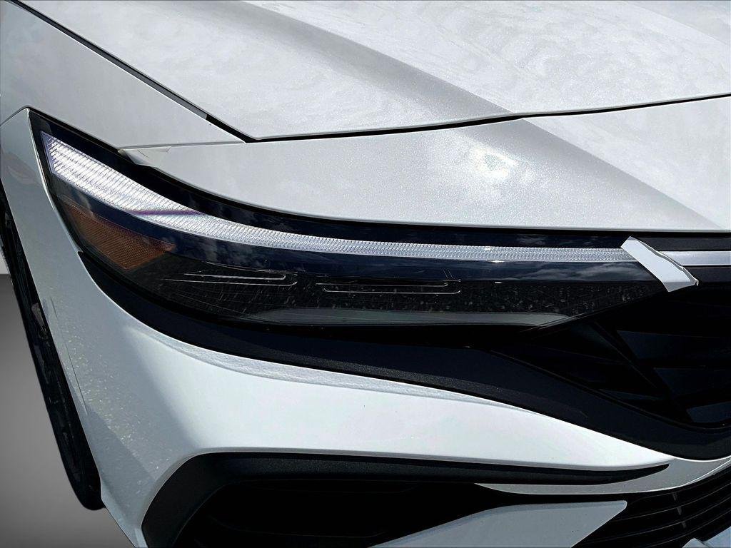 New 2026 White Hyundai SEL Sport image 31