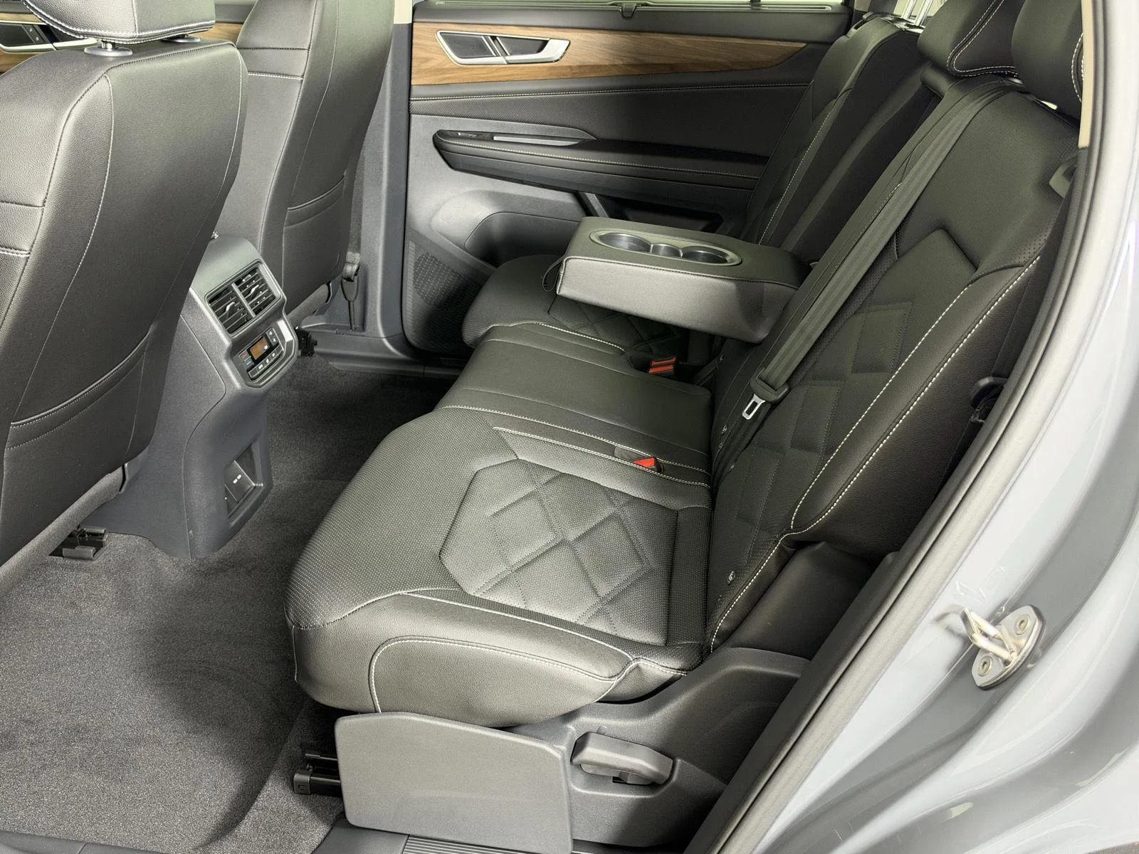 New 2026 Pure Gray Volkswagen 2.0T SE w/Technology image 22