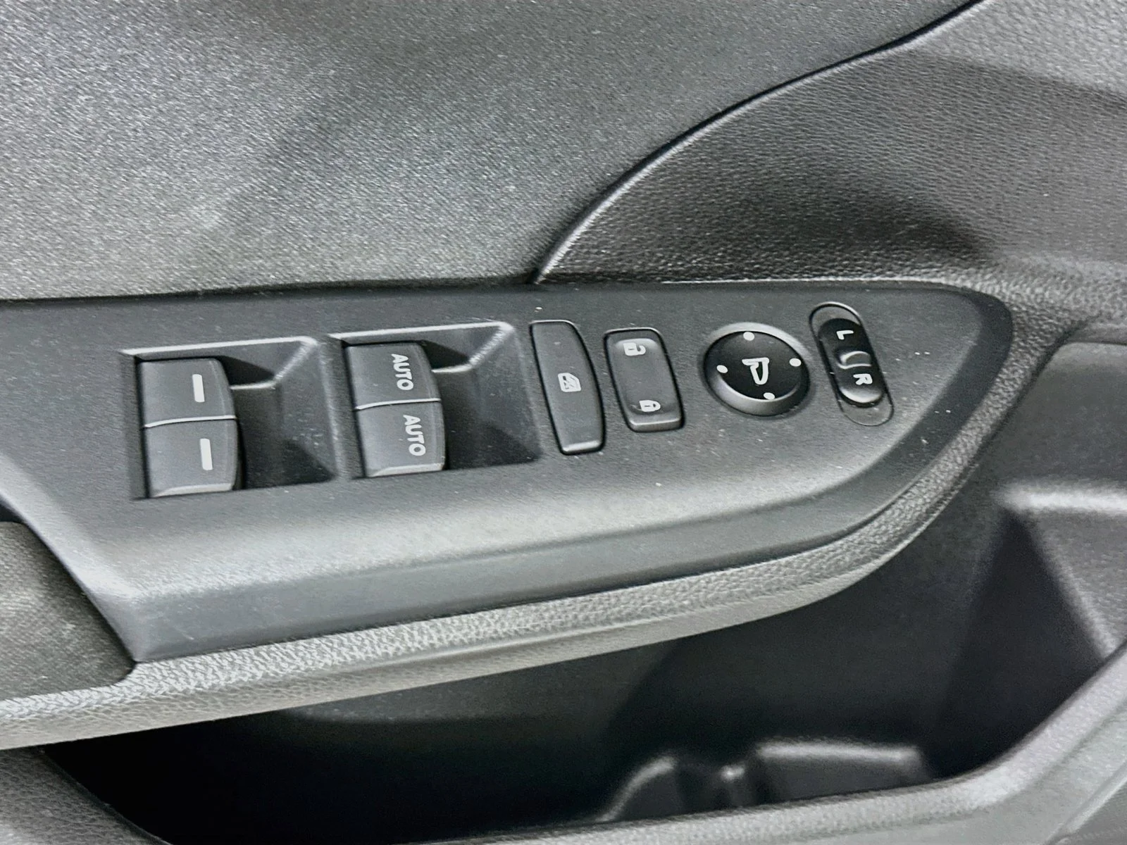 Used 2017 White Honda EX image 18