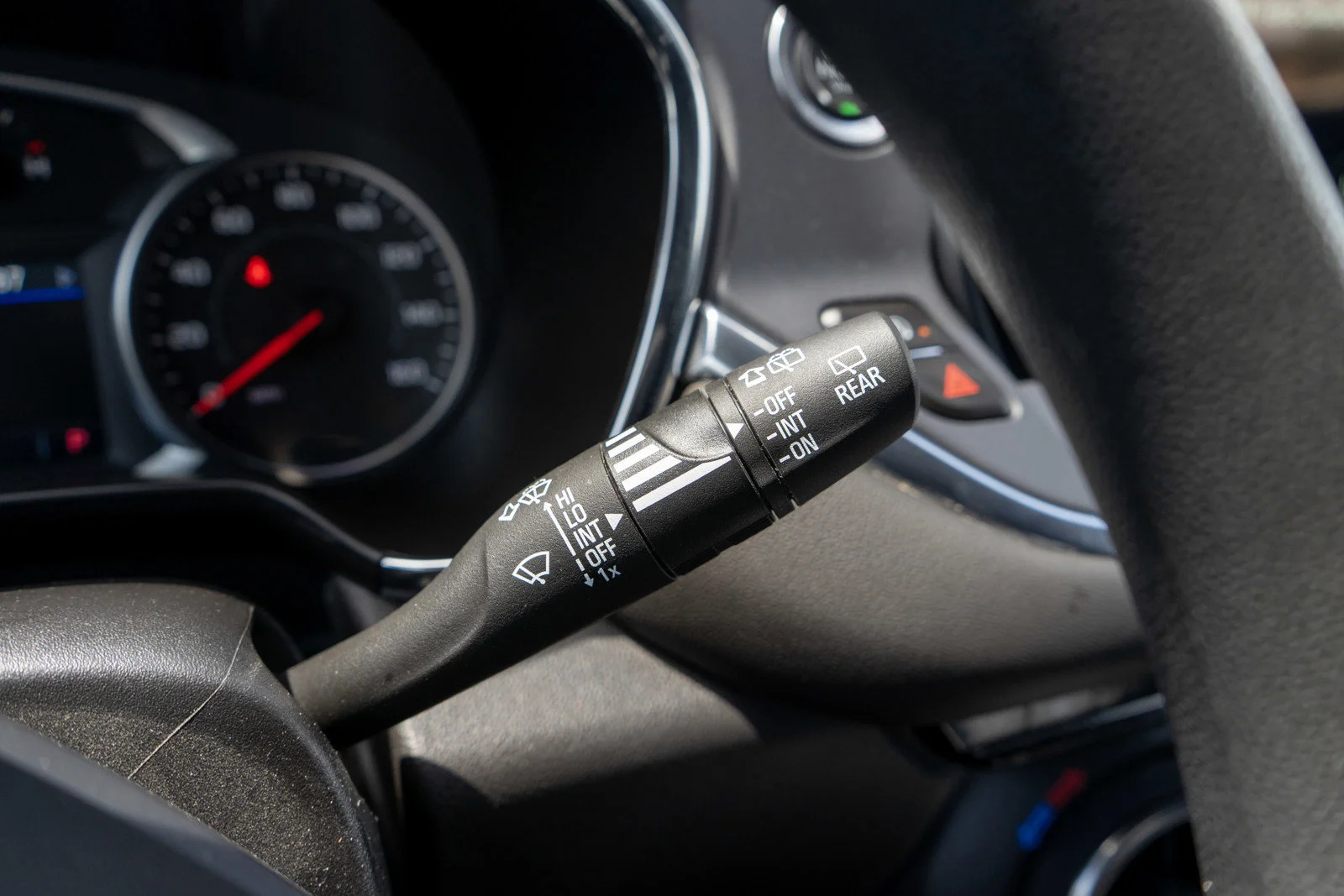 Used 2025 Summit White Chevrolet LT image 26