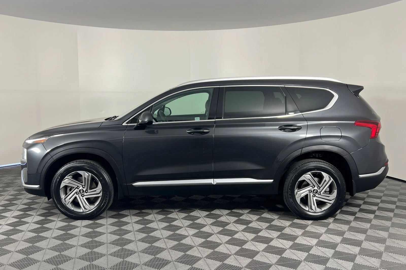Used 2022 Portofino Gray Hyundai SEL image 6