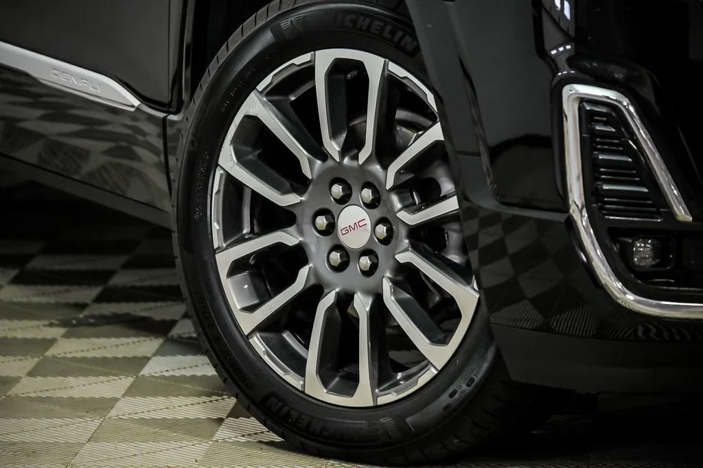 Used 2022 Ebony Twilight Metallic GMC Denali image 3