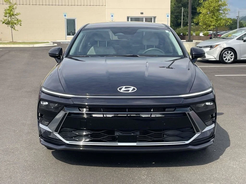Certified Used 2024 Blue Hyundai SEL image 8