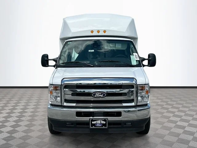 New 2026 Oxford White Ford Base image 2