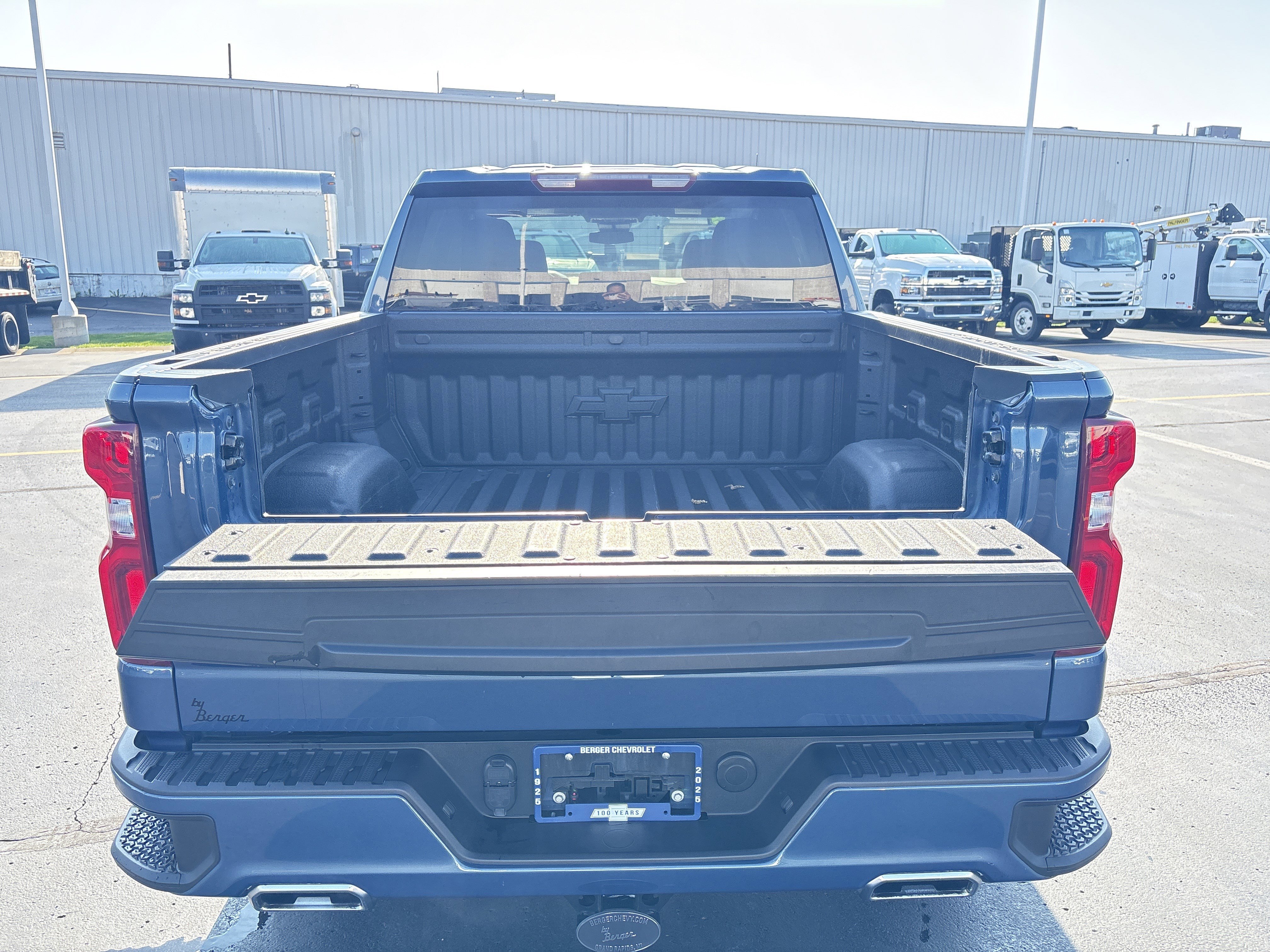 Used 2024 Lakeshore Blue Metallic Chevrolet RST image 23