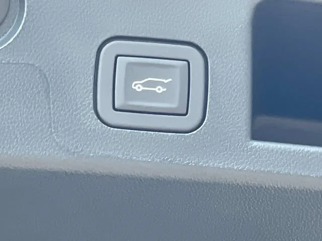 2027 Chevrolet Equinox LT - Photo 9