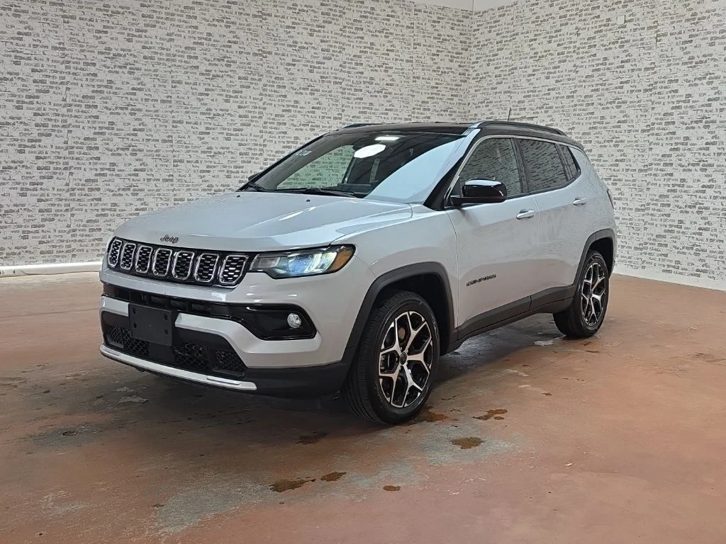Used 2025 Silver Jeep Limited image 3