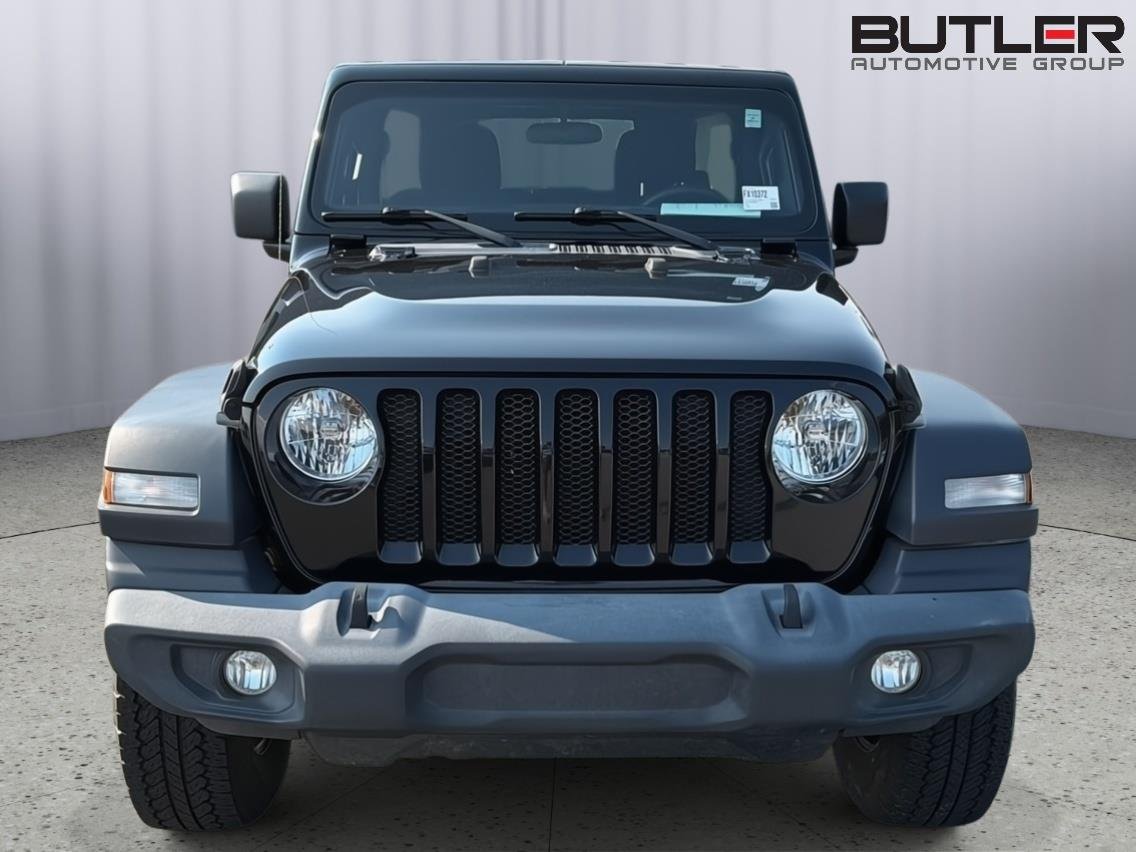 Used 2020 Black Clearcoat Jeep Sport image 9