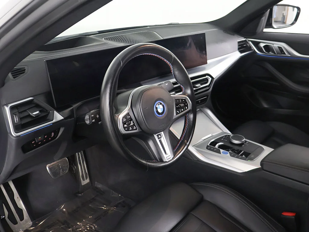 Used 2023 Gray BMW M50 image 31