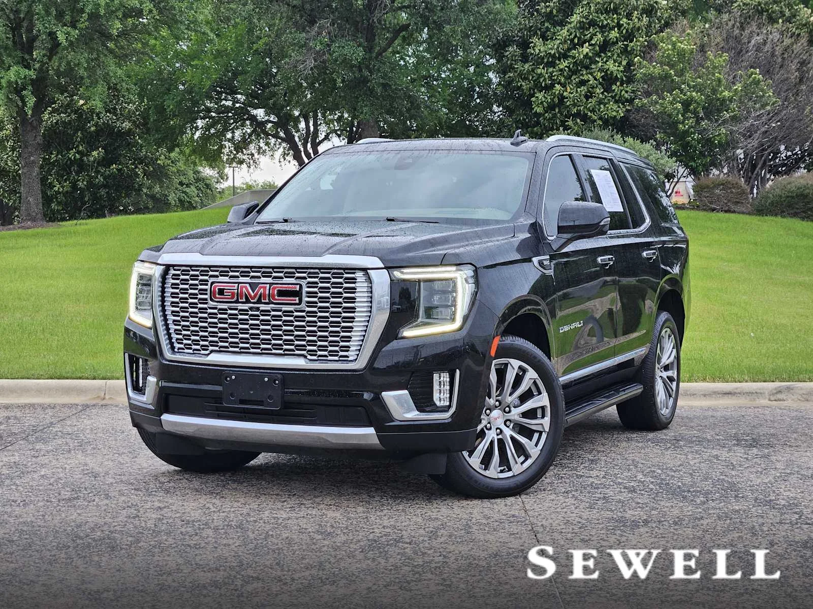2021 GMC Yukon 2WD Denali's photo