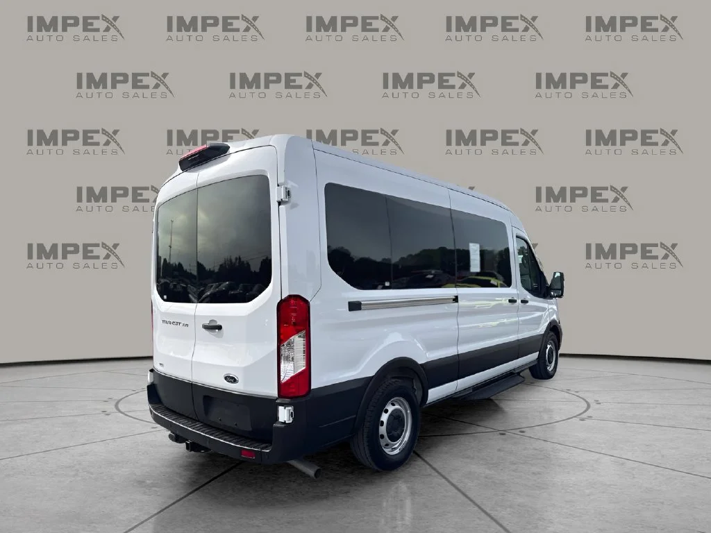 Used 2023 White Ford XL image 5