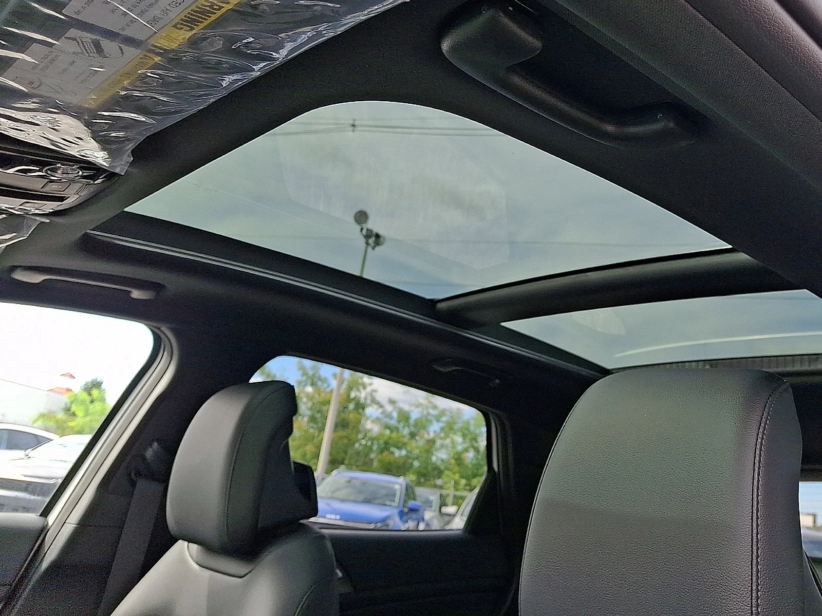 New 2027 White Kia X-Line image 16