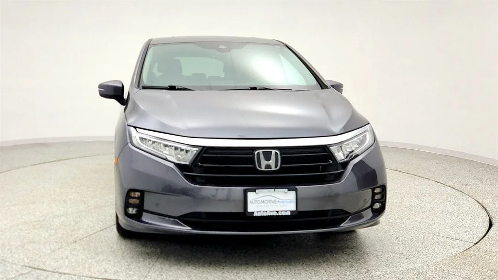 Used 2023 Modern Steel Metallic Honda Touring Automatic w/ Rear Entertainment System & Navigation image 2
