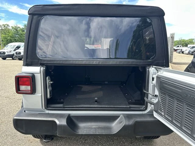 Used 2024 Silver Jeep Sport S image 21
