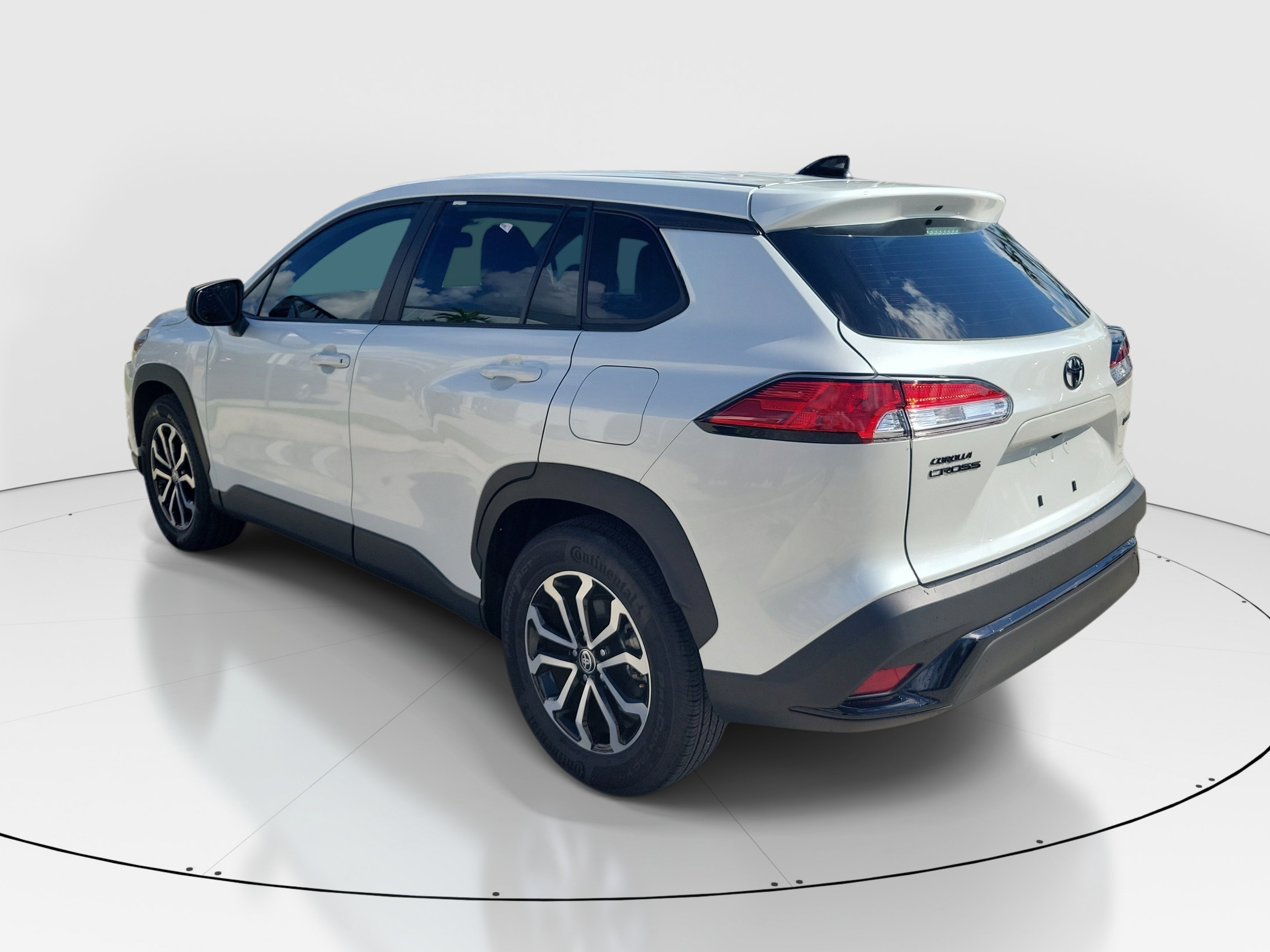 Certified Used 2025 Pearl Toyota Hybrid S image 5