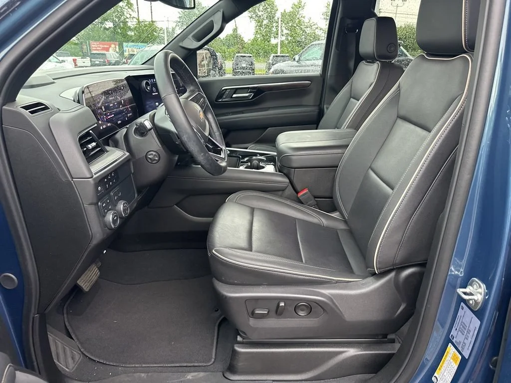 Used 2025 Lakeshore Blue Metallic Chevrolet Premier image 26