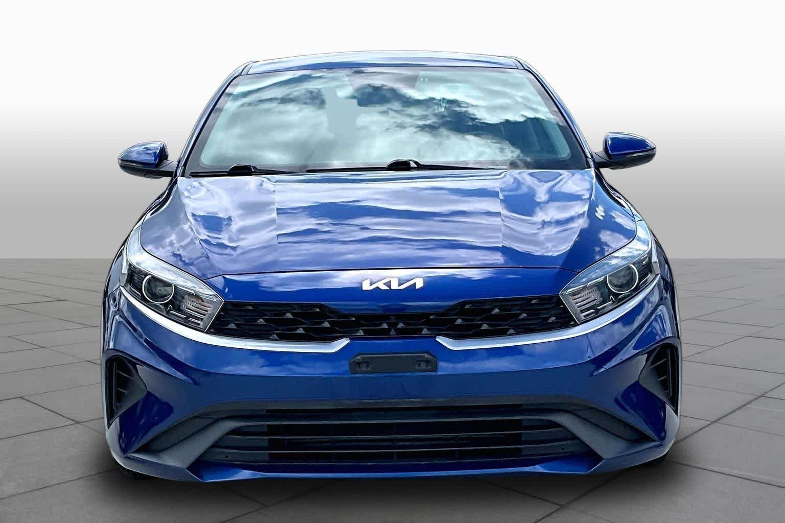 Used 2022 Deep Sea Blue Kia LXS image 4